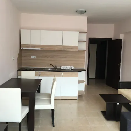 Διαμέρισμα Natasha Beachside *