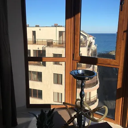 Natasha Beachside Apartment *